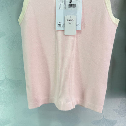 25 Slim knit vest