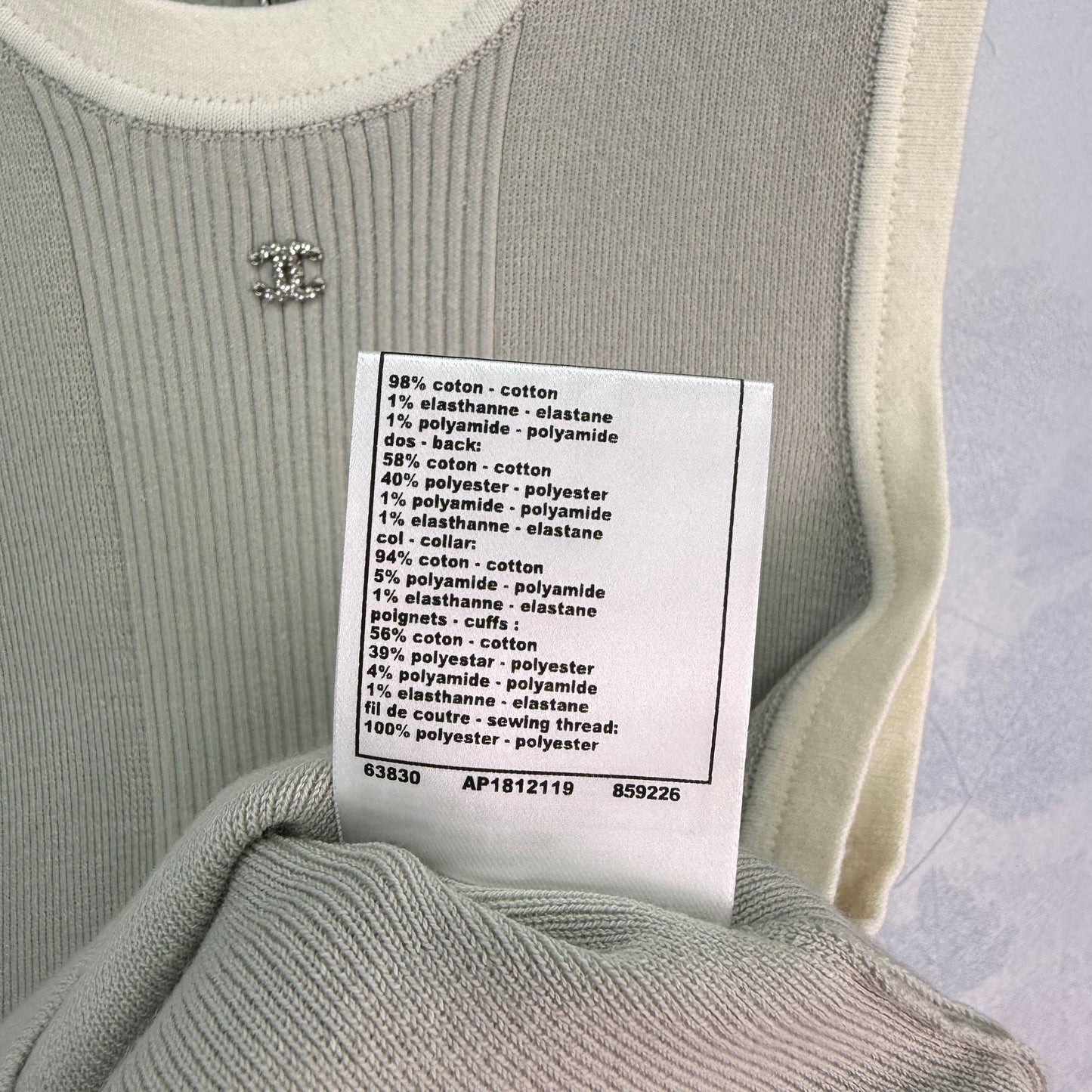 25 Slim knit vest