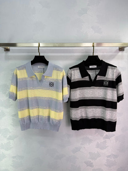 25 Collar contrasting striped knitted short sleeved shirt