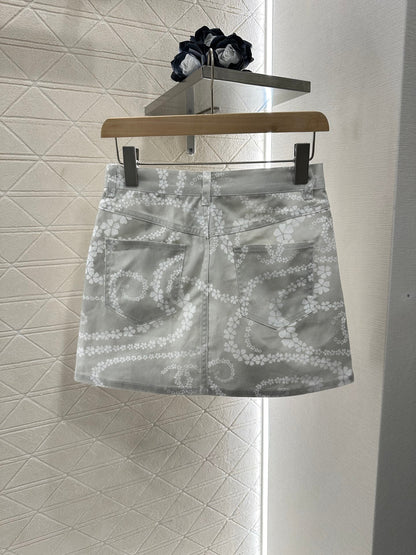 25 Printed denim skirt