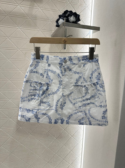 25 Printed denim skirt
