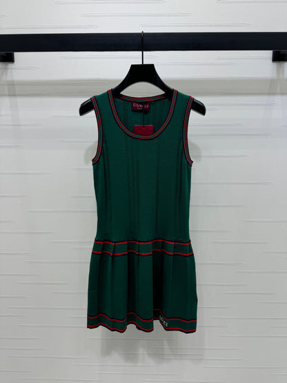 25 Colorblocked pleated sleeveless knit dress!