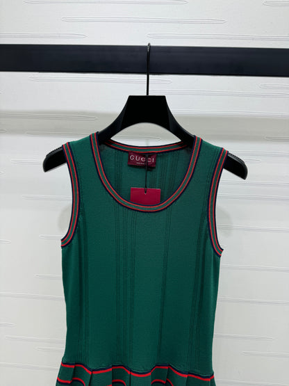 25 Colorblocked pleated sleeveless knit dress!