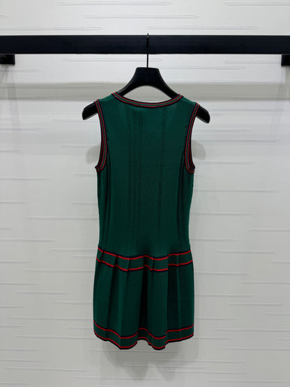 25 Colorblocked pleated sleeveless knit dress!