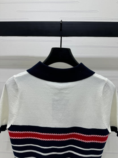25 Striped lapel knit short sleeve