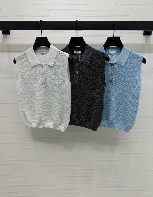 25 Sequined lapel knit undershirt