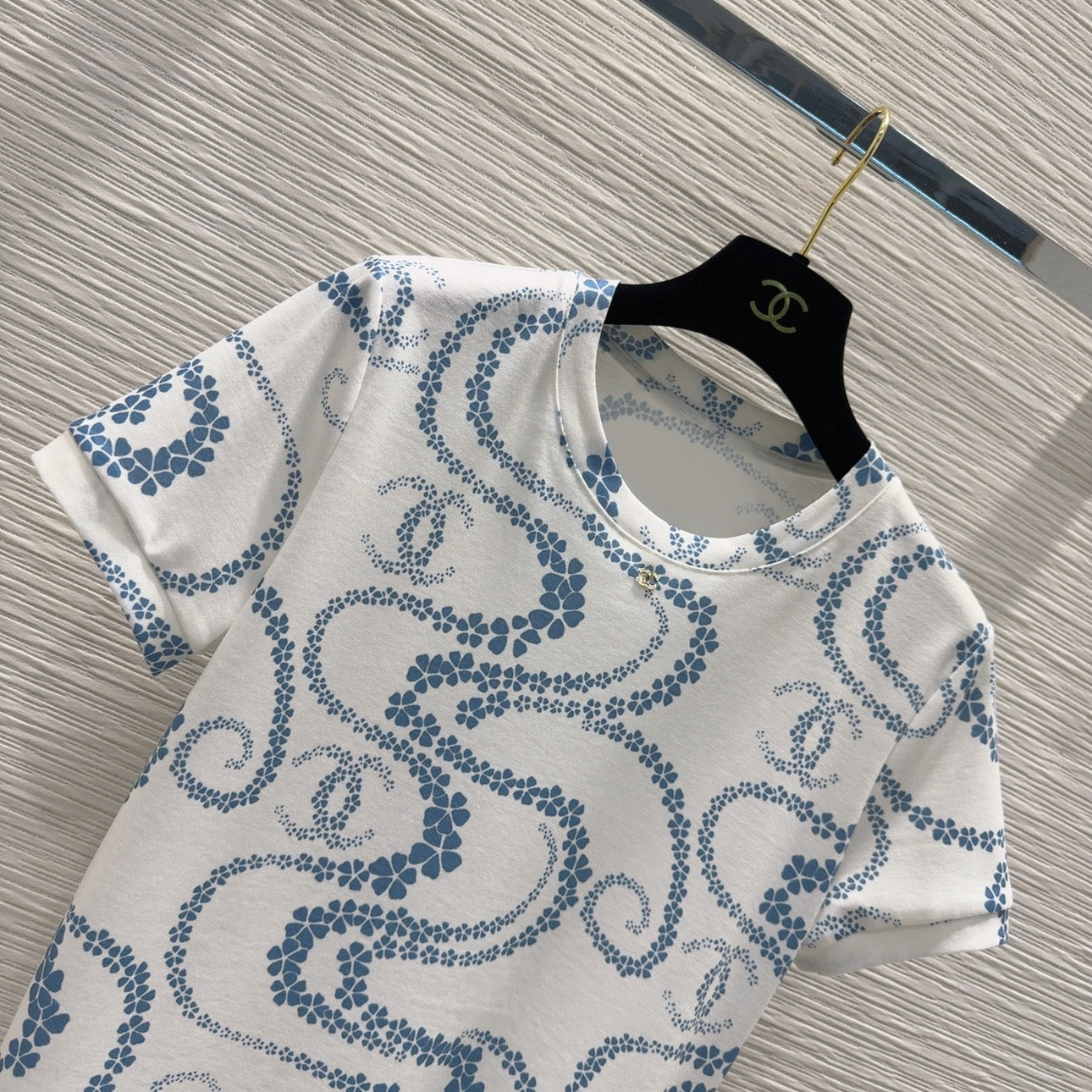 25 Flower Curve Pattern Short Sleeve