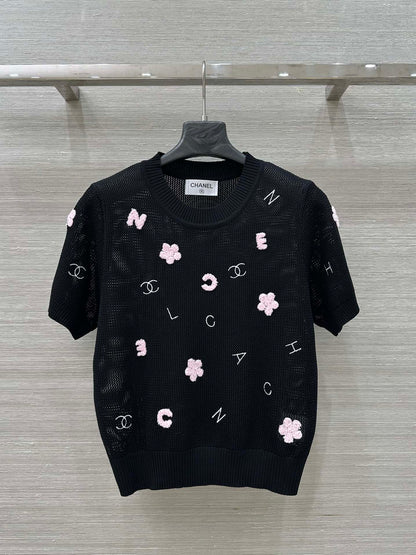 25 Lettering embellished open-knit short sleeves
