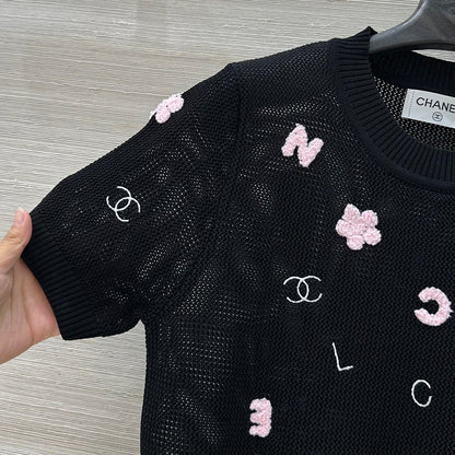 25 Lettering embellished open-knit short sleeves
