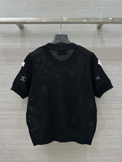 25 Lettering embellished open-knit short sleeves