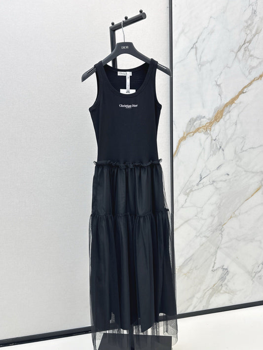 25 The latest spring and summer splicing mesh design sleeveless long dress