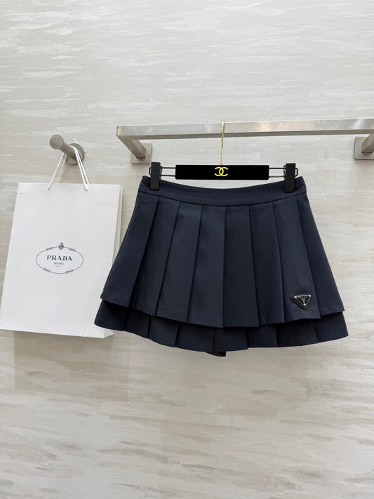 P 25 Pleated half skirt Short skirt