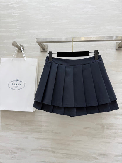 P 25 Pleated half skirt Short skirt