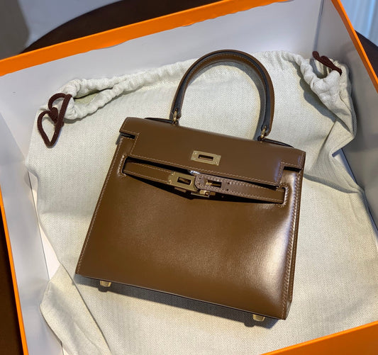 BAG IN CHOCOLATE BROWN SMOOTH CALFSKIN WITH GOLD HARDWARE (MADE - TO - ODER)