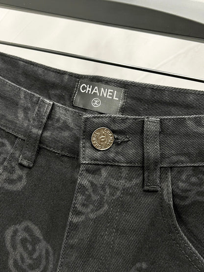 C Classic cross-chain camellia logo jeans