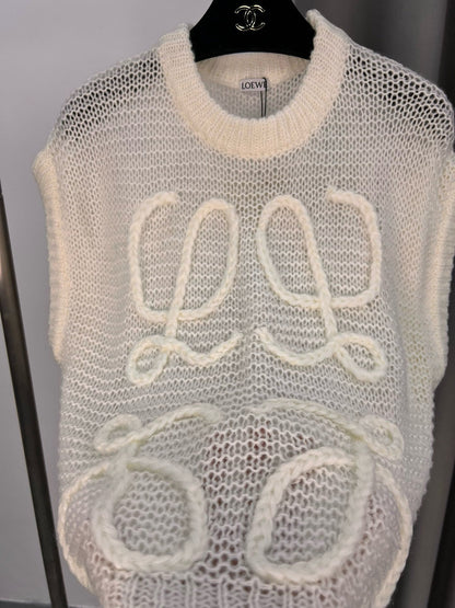 25 Pure white wool vest