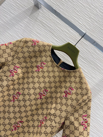Embroidered jacquard fabric skirt