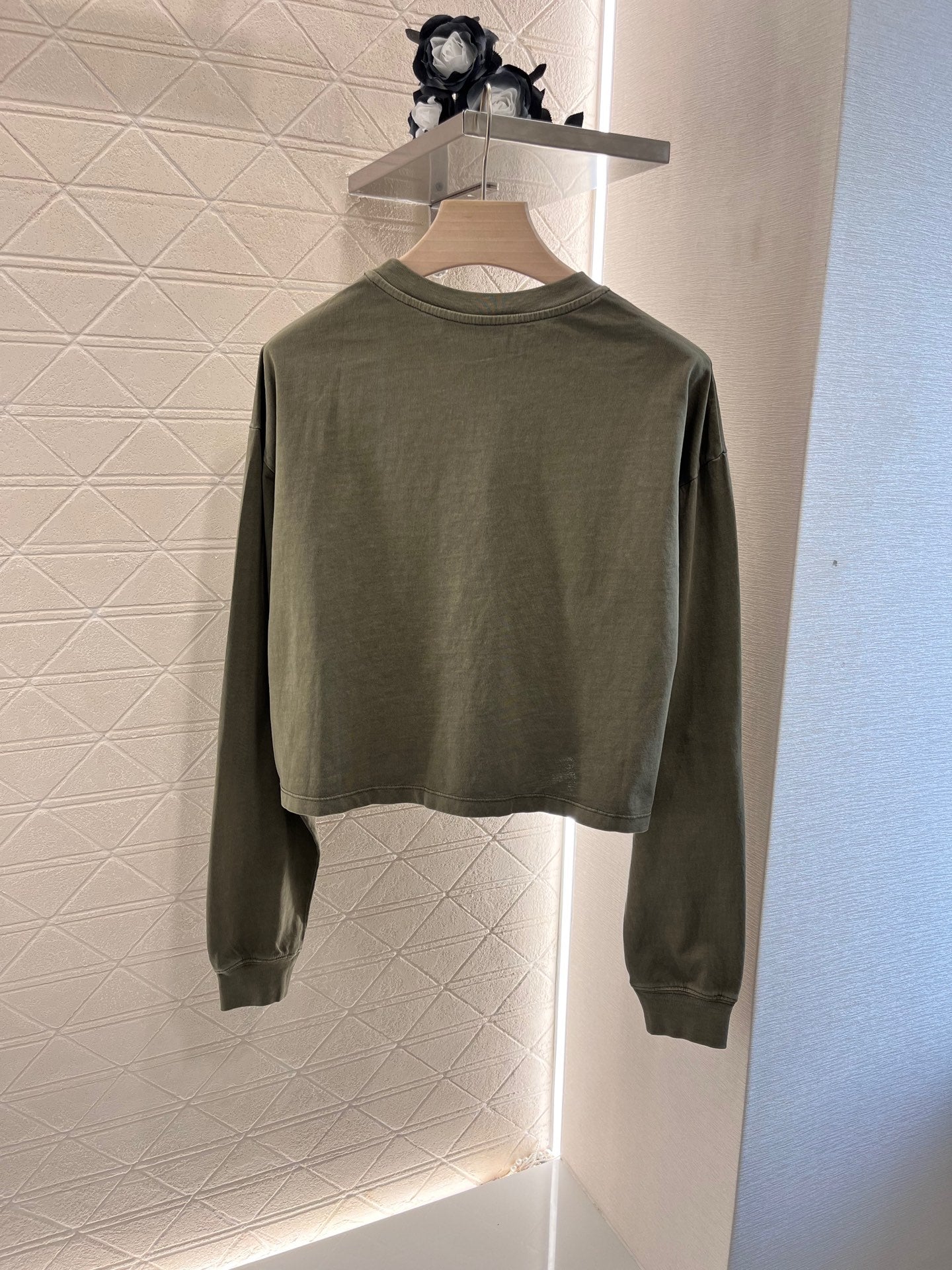 crew neck cropped pocket top