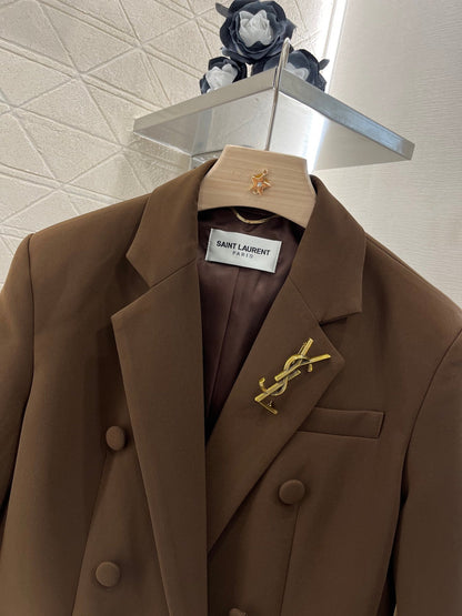 lapel brooch blazer