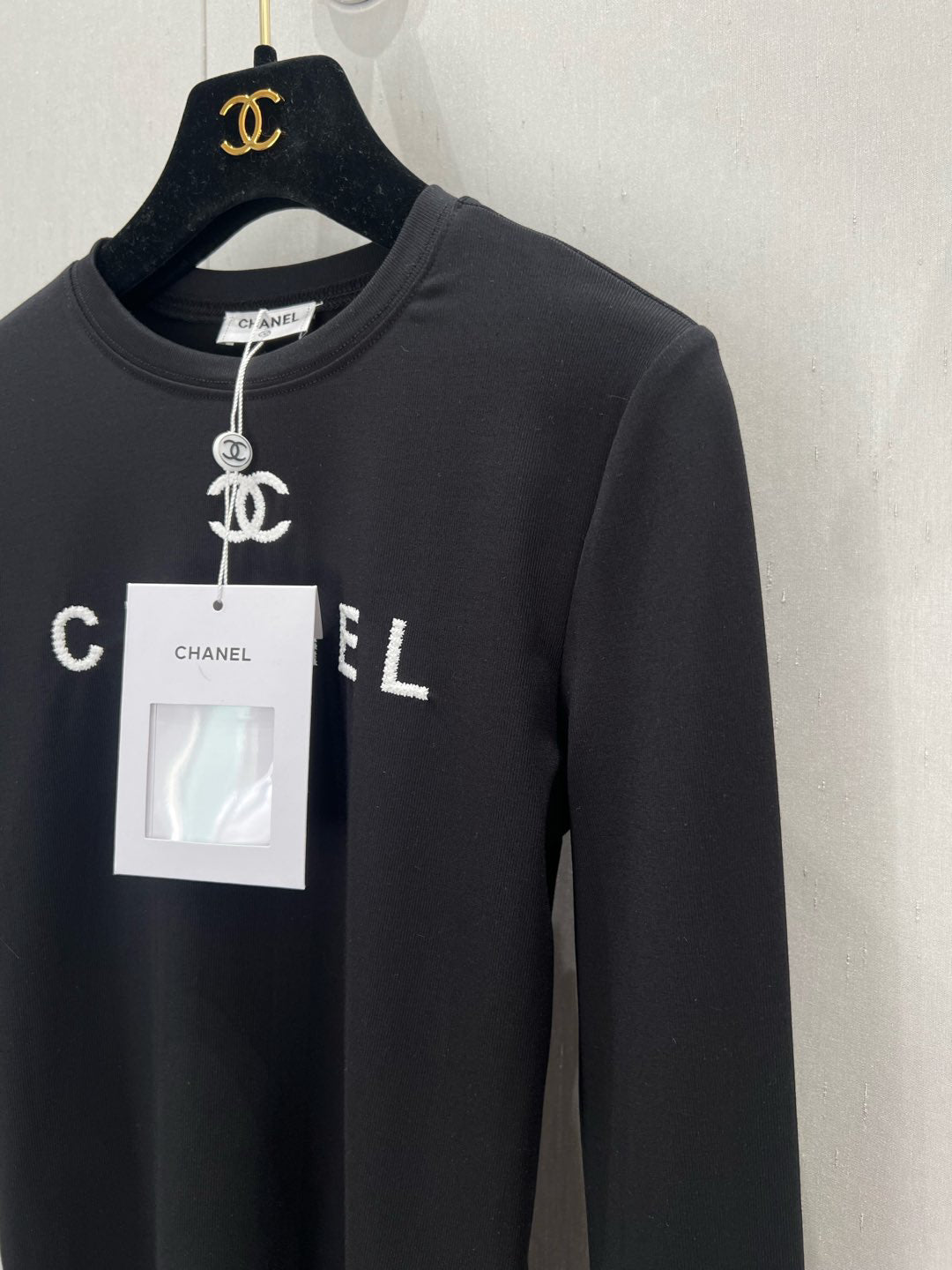 Letter embroidered slim fit bottoming long sleeves