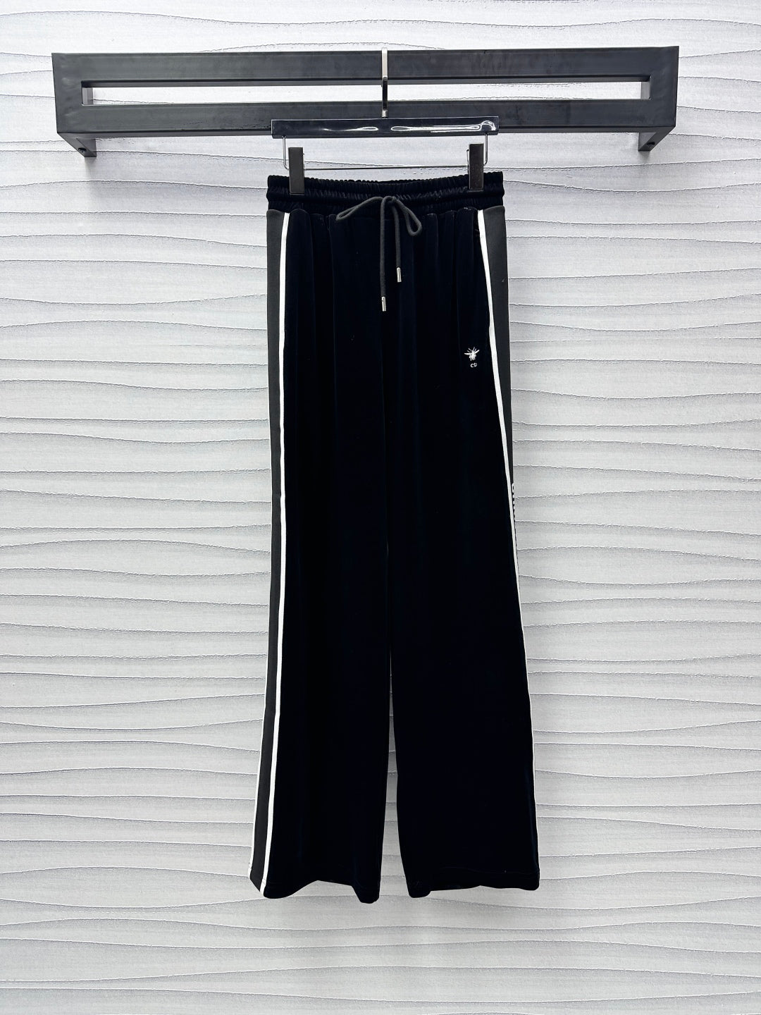 embroidered logo velvet suit