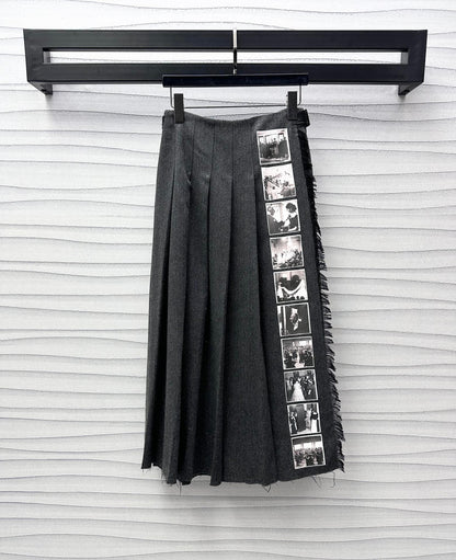 High-waisted one-piece pleated skirt