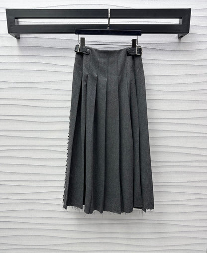High-waisted one-piece pleated skirt