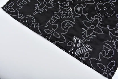 Arabesque boot thread embroidered short-sleeved shirt