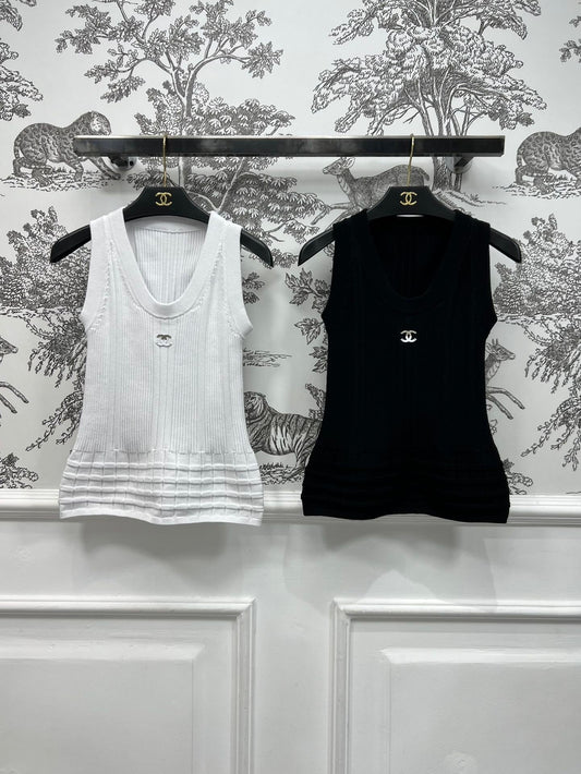 logo-embellished knitted vest