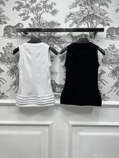logo-embellished knitted vest
