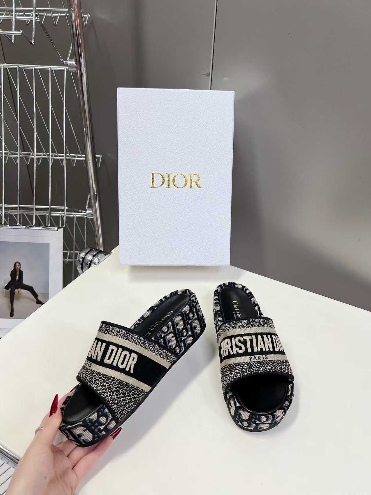 Classic cotton 3D embroidery printed thick-soled sandals