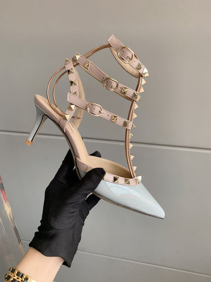 V Classic Rivet Shoes