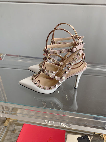 V Classic Rivet Shoes