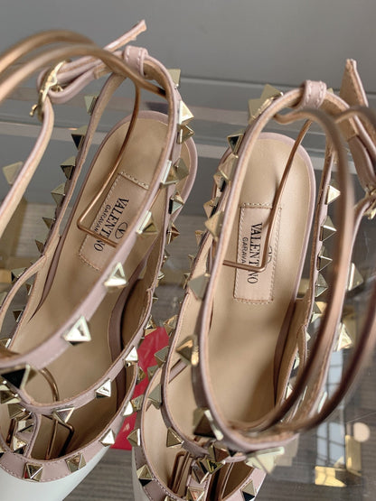 V Classic Rivet Shoes