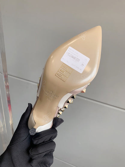 V Classic Rivet Shoes