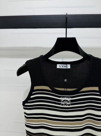 25 Spring/Summer U-neck striped knitted vest