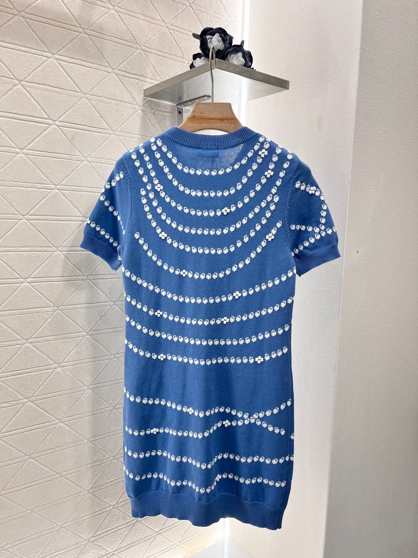 25ss Jacquard knit dress with pendant