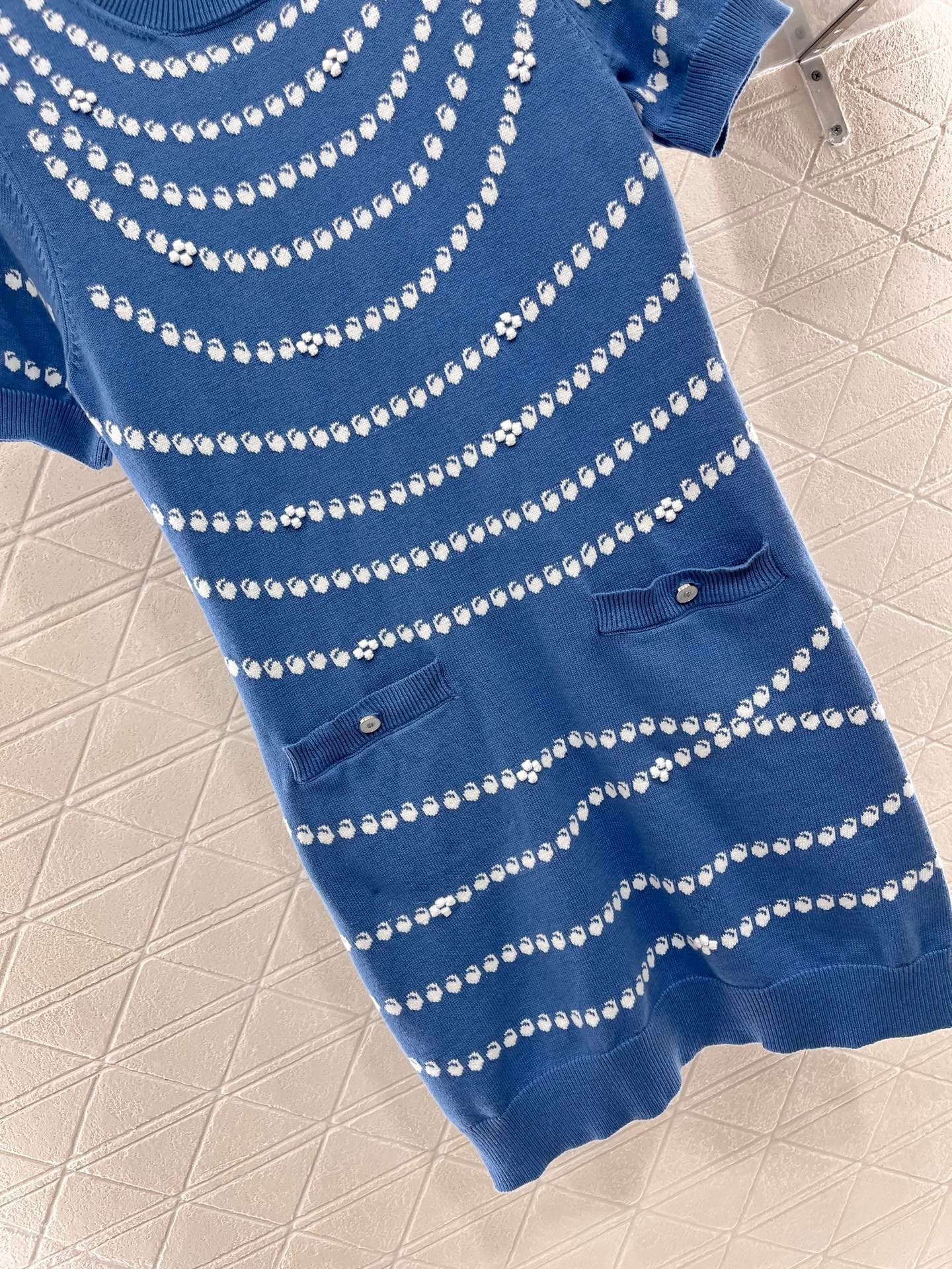 25ss Jacquard knit dress with pendant