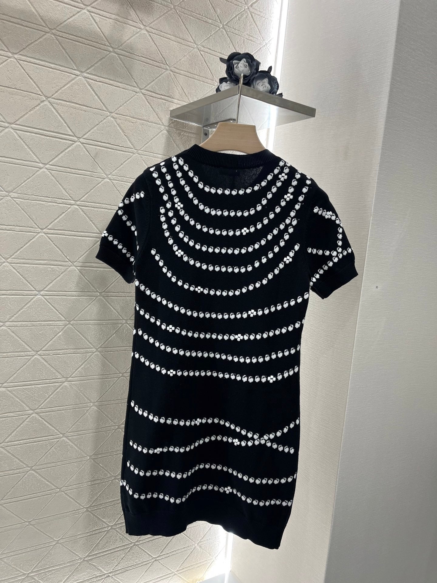 25ss Jacquard knit dress with pendant