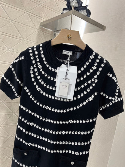 25ss Jacquard knit dress with pendant