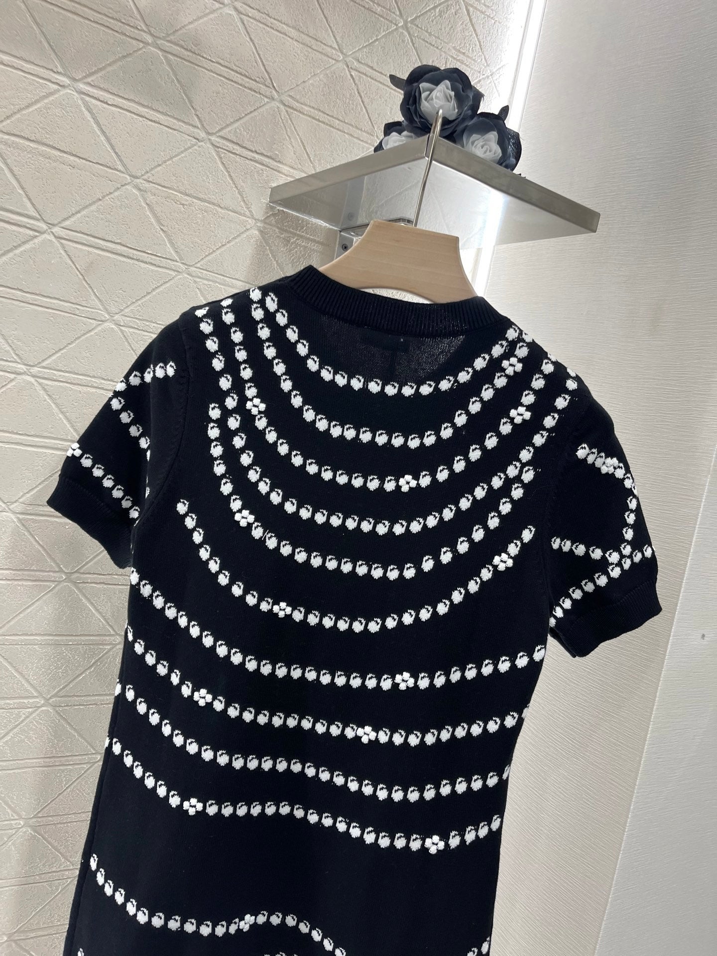 25ss Jacquard knit dress with pendant