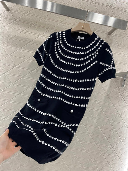 25ss Jacquard knit dress with pendant