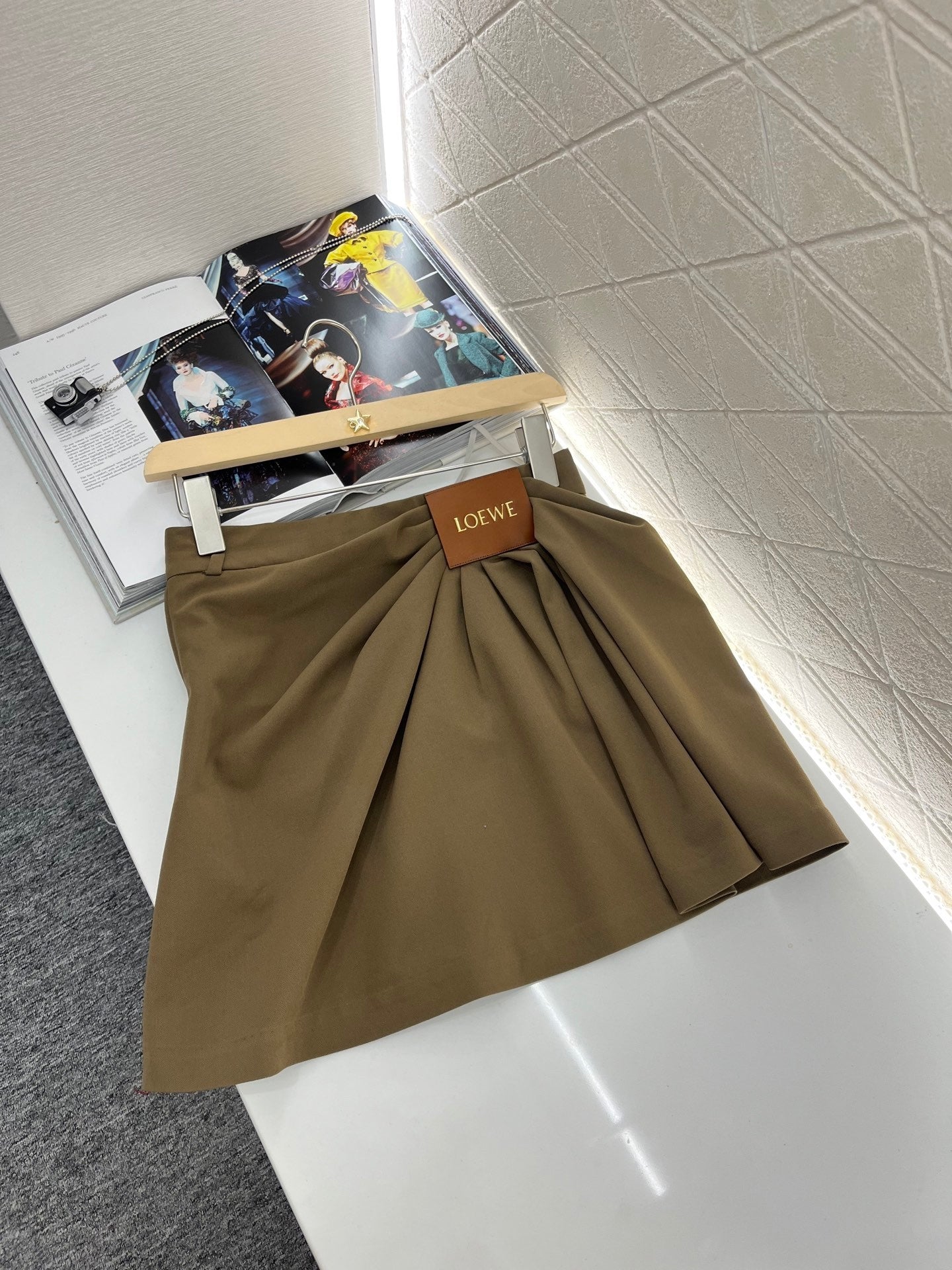 25ss leather label pleated fashionable suit skirt