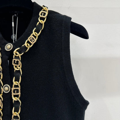 Heavy-craft gold chain cashmere vest