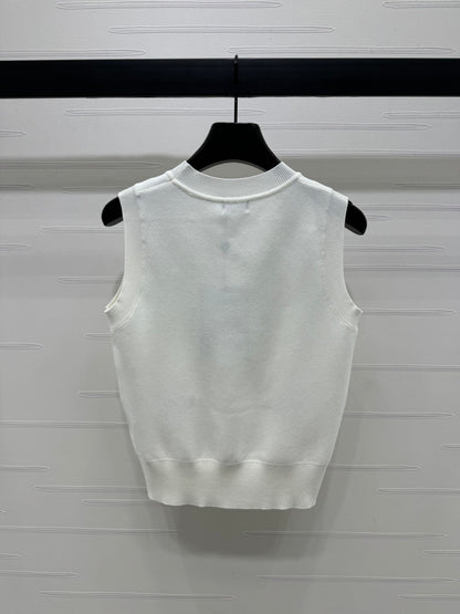 Contrast color double C embroidered knitted vest