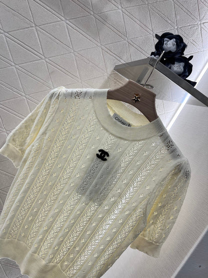 C Round Neck Knit Short Sleeve + Cutout Knit Skirt
