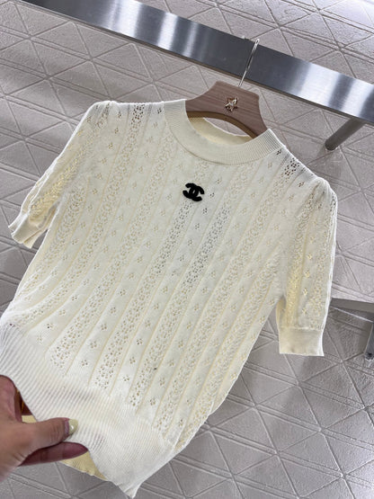 C Round Neck Knit Short Sleeve + Cutout Knit Skirt