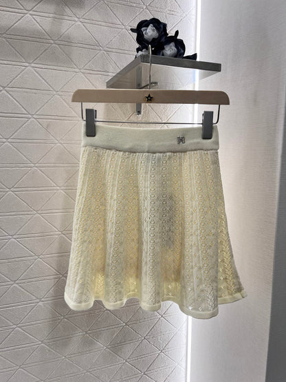 C Round Neck Knit Short Sleeve + Cutout Knit Skirt
