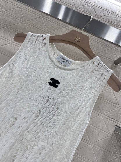 25 Hollow Lace Knitted Vest