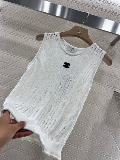 25 Hollow Lace Knitted Vest